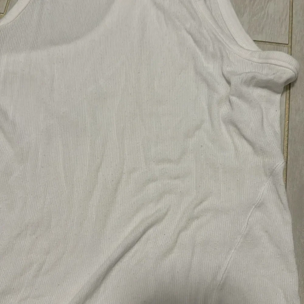 Lululemon white tank 4